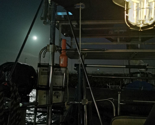 Vollmond über der Marinha da Ribeira